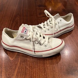 White Chuck Taylor Converse All Star